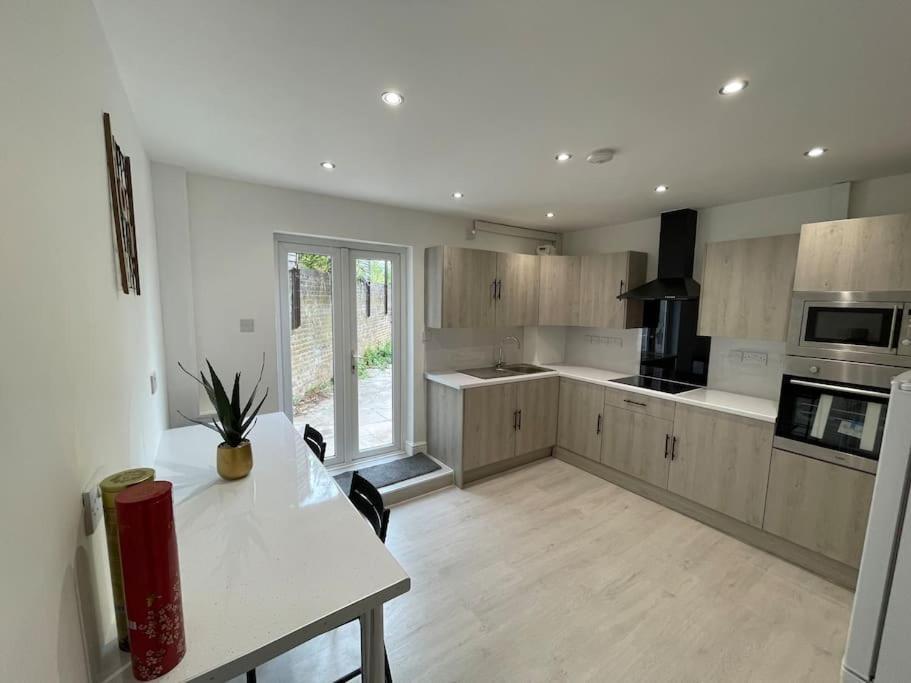Ed Executive Ipswich Accommodation Екстериор снимка